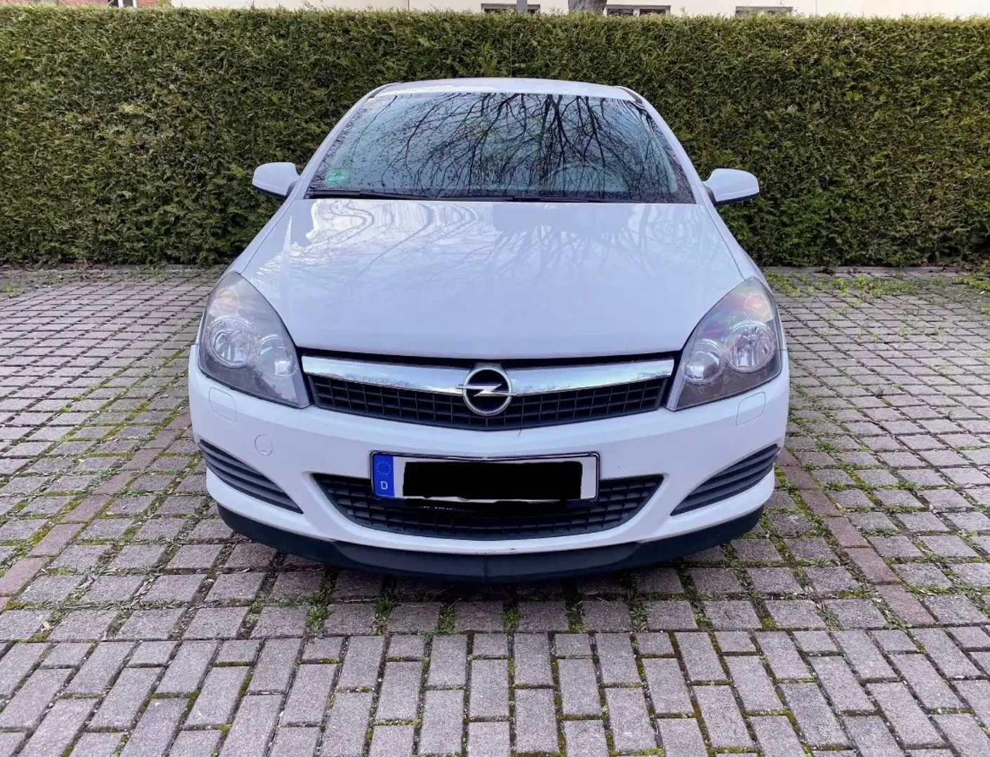 Opel Astra GTC 1.6 Sport Weiß - 2