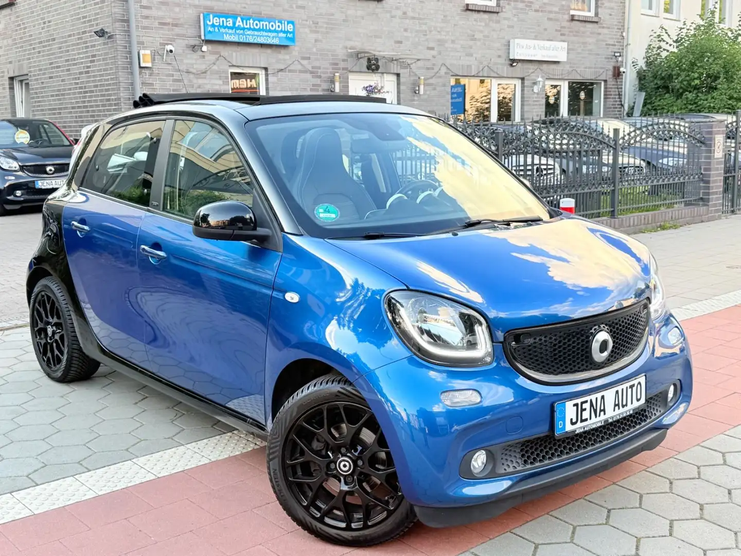 smart forFour 66kW Faltdach Leder 1 Vorbesitzer Navi Noir - 1