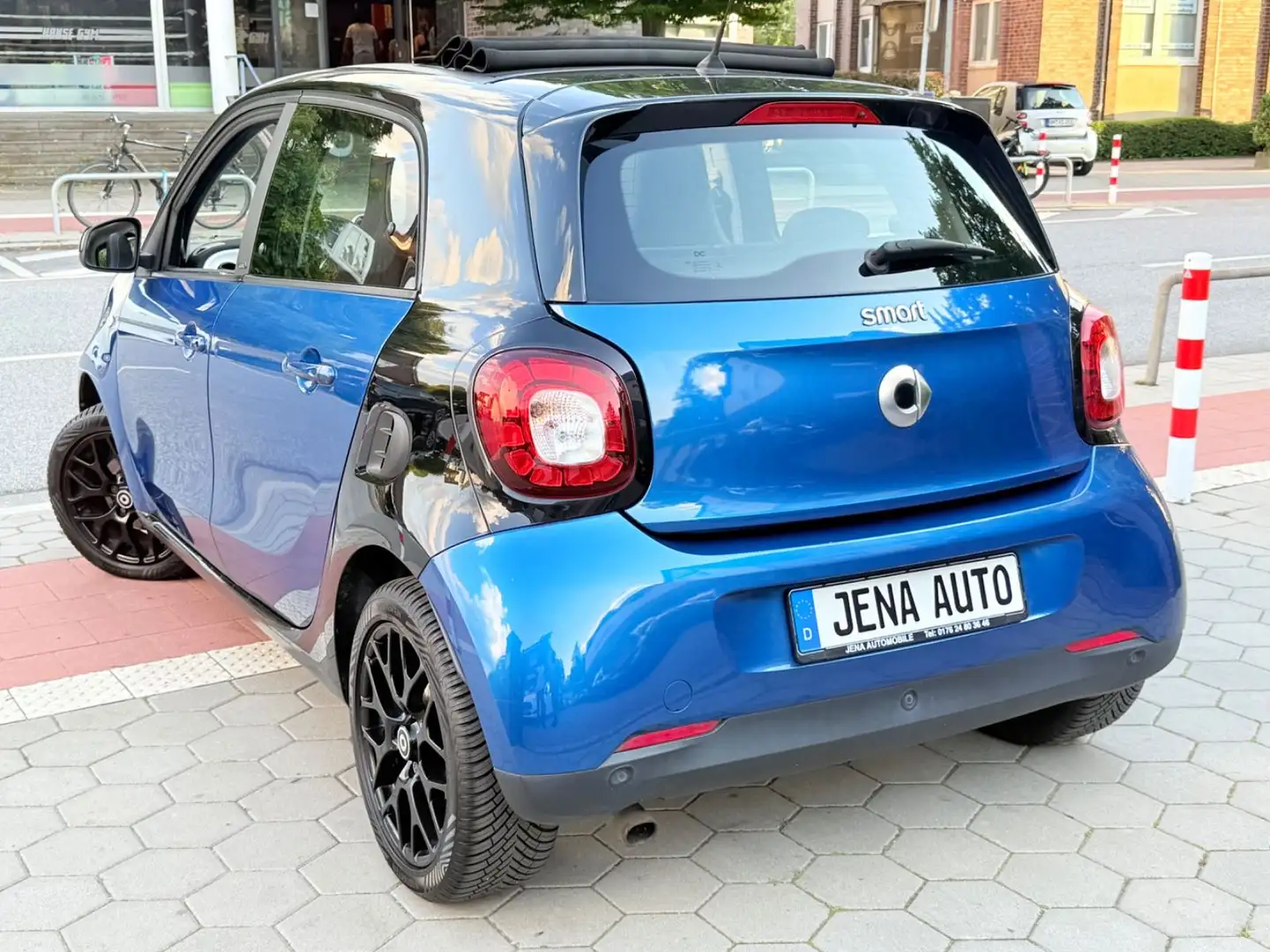 smart forFour 66kW Faltdach Leder 1 Vorbesitzer Navi Noir - 2
