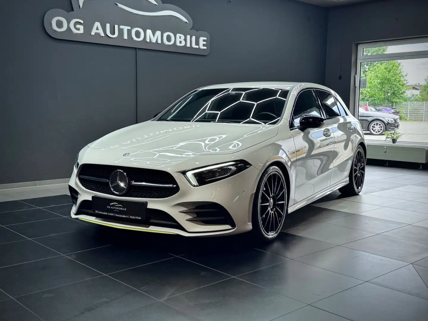 Mercedes-Benz A 250 Edition 1 AMG*NAVI*LED*WIDE*BURMESTER*TOP! Zilver - 1