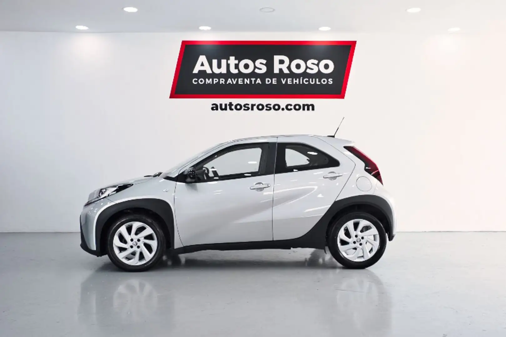 Toyota 1.0 VVT-I 72CV Like Grau - 2