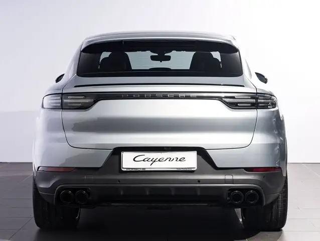 Porsche Cayenne view 4