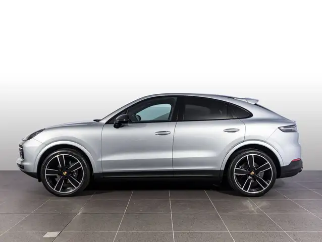 Porsche Cayenne view 2