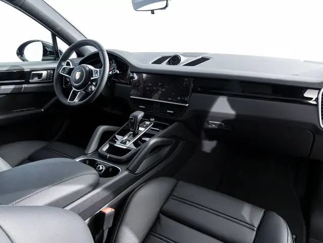 Porsche Cayenne view 7
