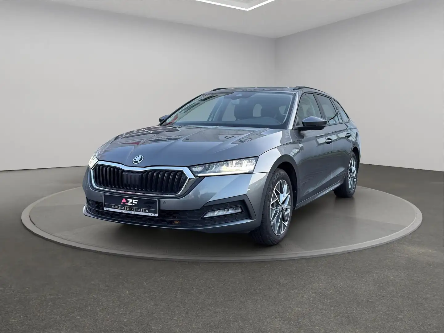 Skoda Octavia Combi 2.0 TDI DSG Tour AHK+LED+LENKRADHZ Grau - 2