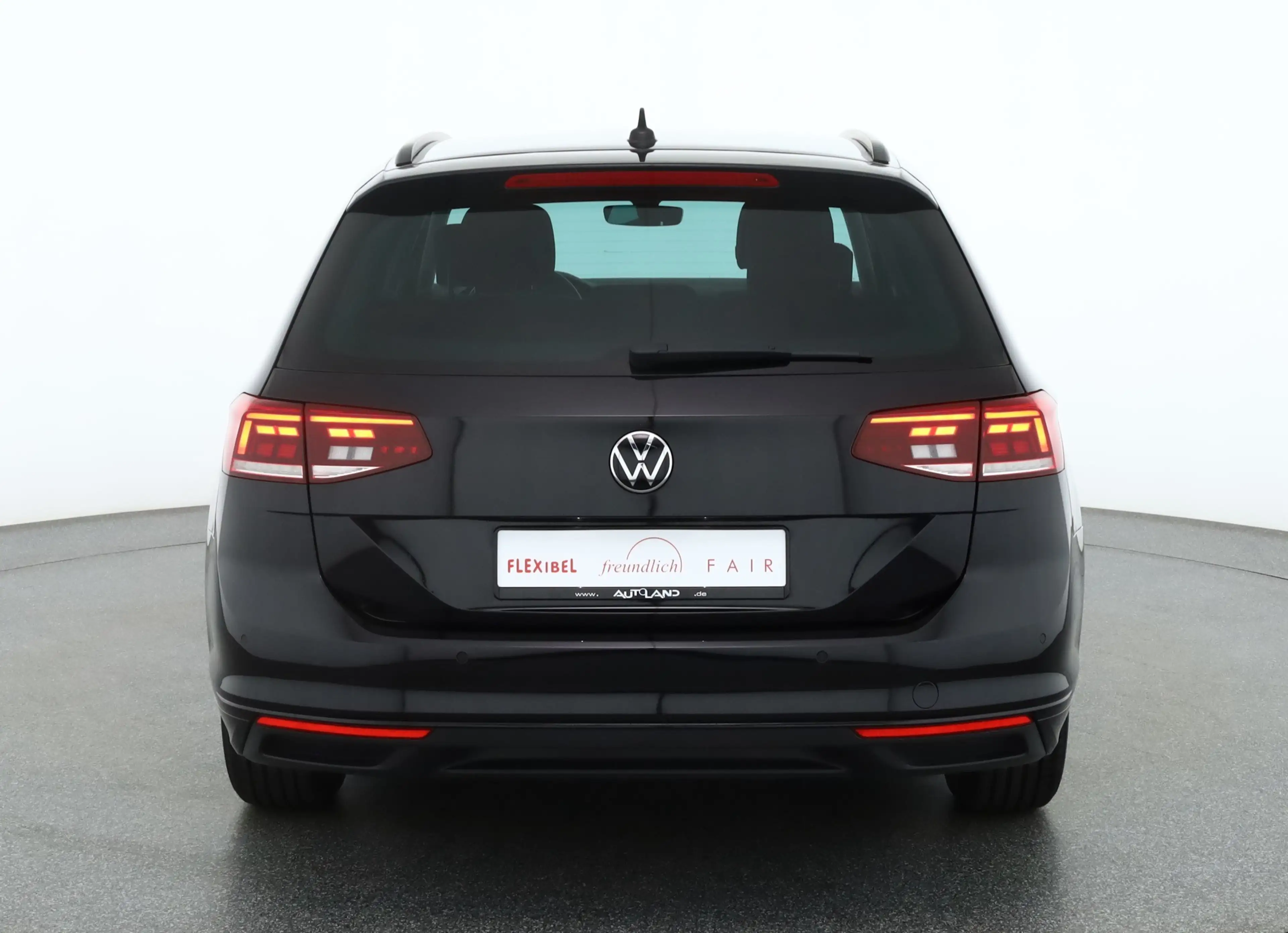 Volkswagen Passat Variant 1.5 TSI DSG LED Navi ACC Tempomat — photo 4