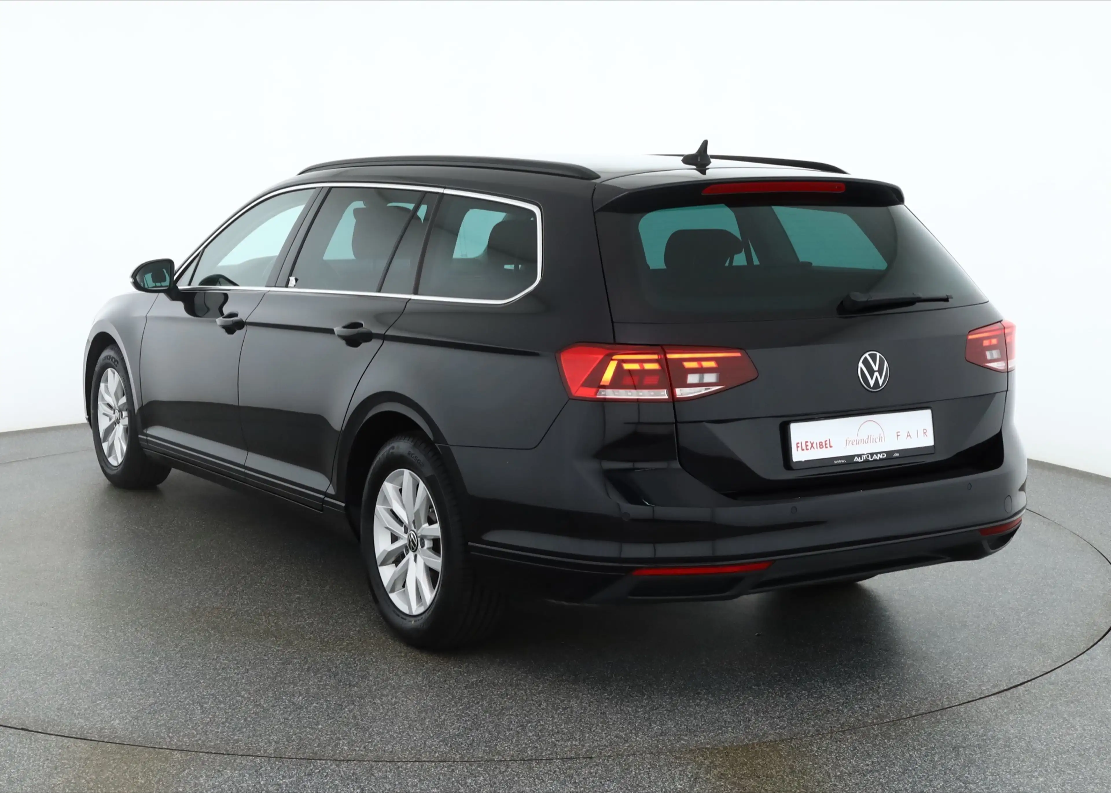 Volkswagen Passat Variant 1.5 TSI DSG LED Navi ACC Tempomat — photo 3