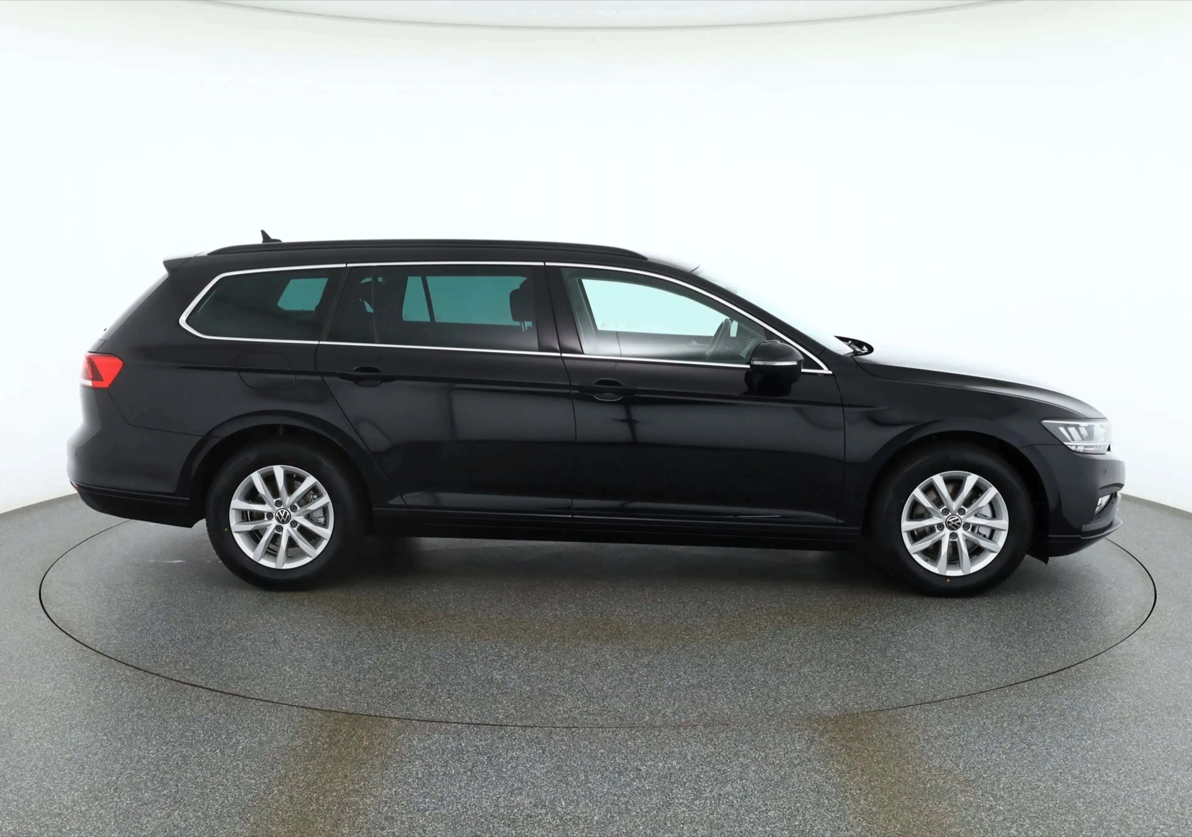Volkswagen Passat Variant 1.5 TSI DSG LED Navi ACC Tempomat — photo 6