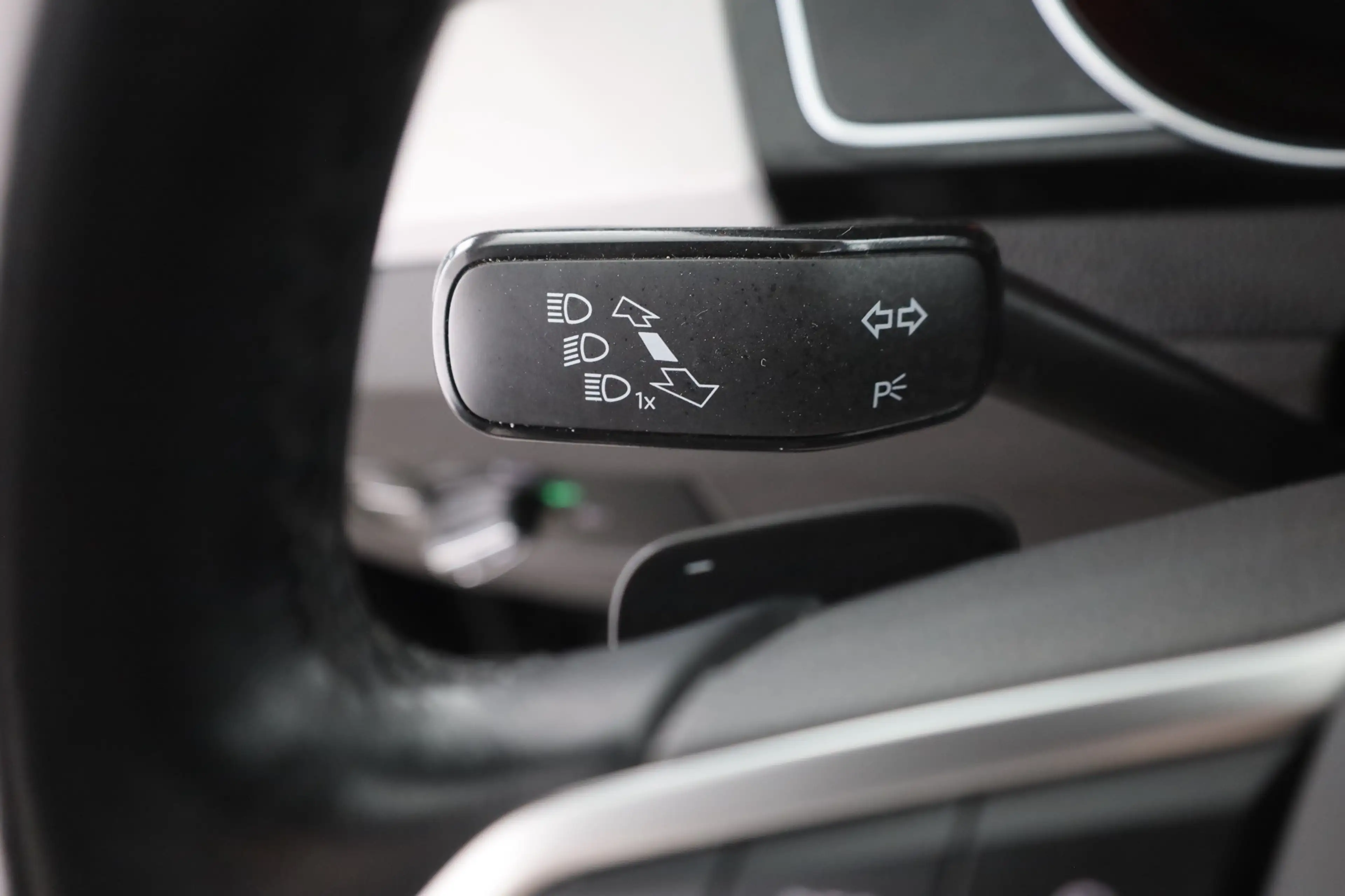 Volkswagen Passat Variant 1.5 TSI DSG LED Navi ACC Tempomat — photo 13