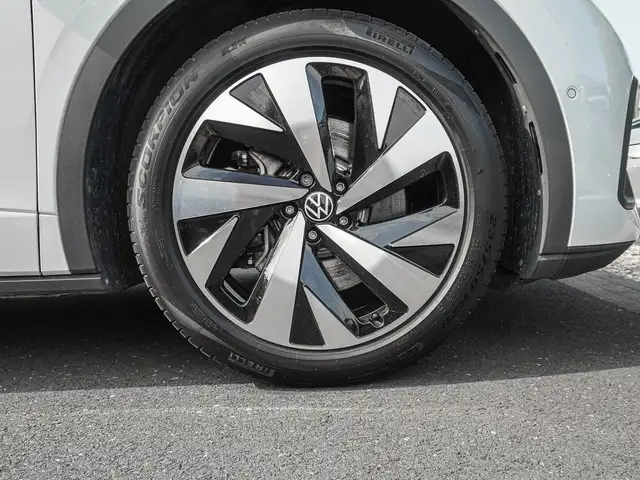 Volkswagen ID.5 view 7