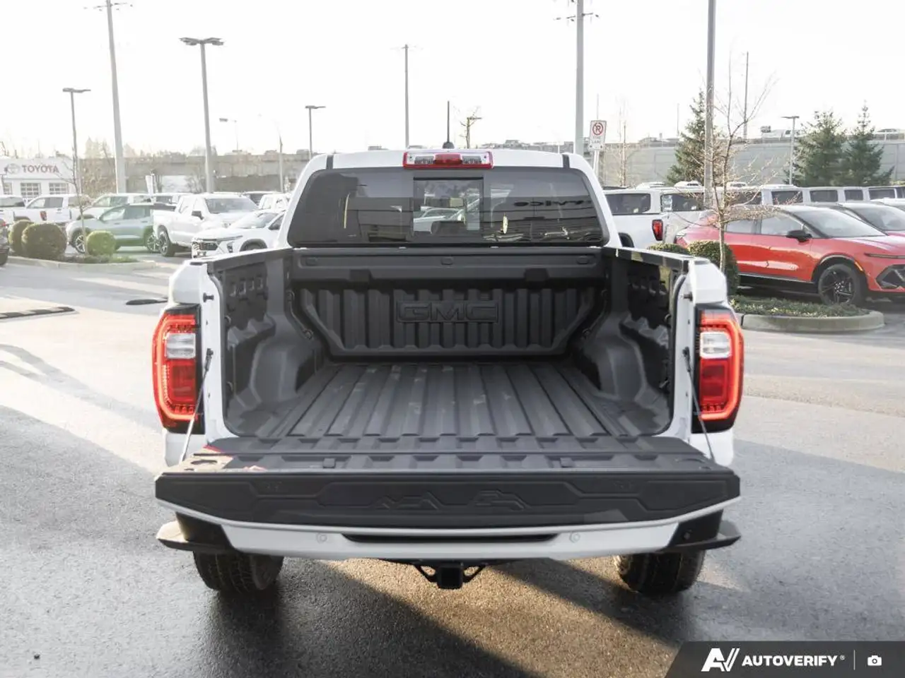GMC Canyon снимка GMC Canyon