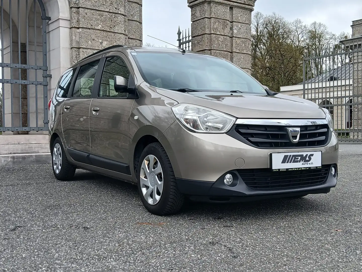 Dacia Lodgy Laureate *PICKERL*KLIMA*PDC*1HAND* Braun - 2