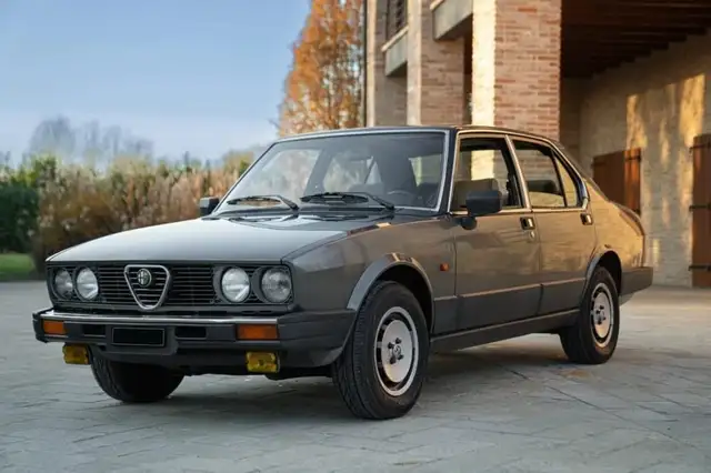 Alfa Romeo Alfetta 2.0 Iniezione Quadrifoglio Oro