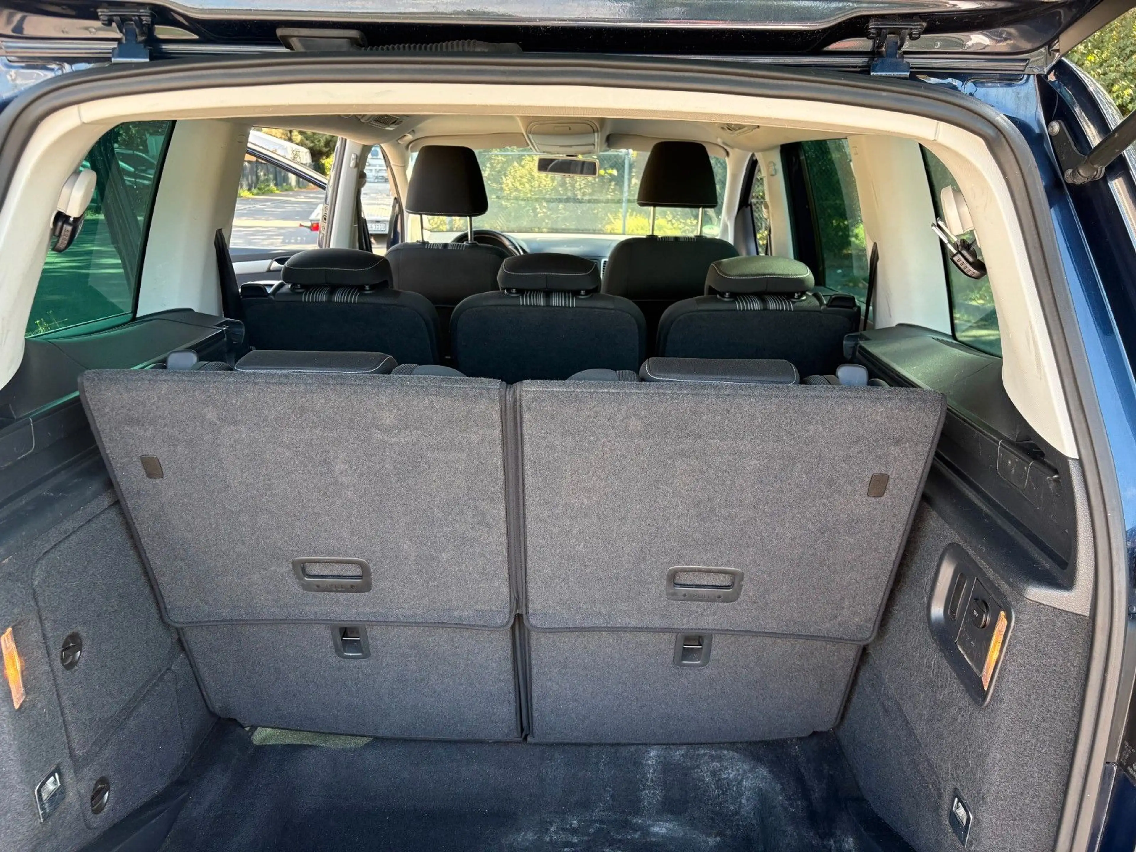 Volkswagen Sharan 2,0TDI / 4Motion/BMT /7Sitzer/Euro5. — photo 13