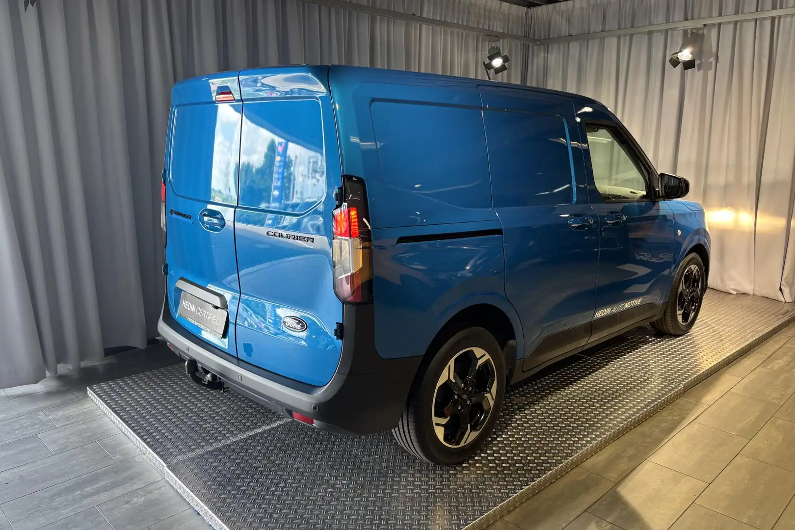 Ford Transit Courier E-Transit Limited 44 kWh nieuw! Blauw - 2