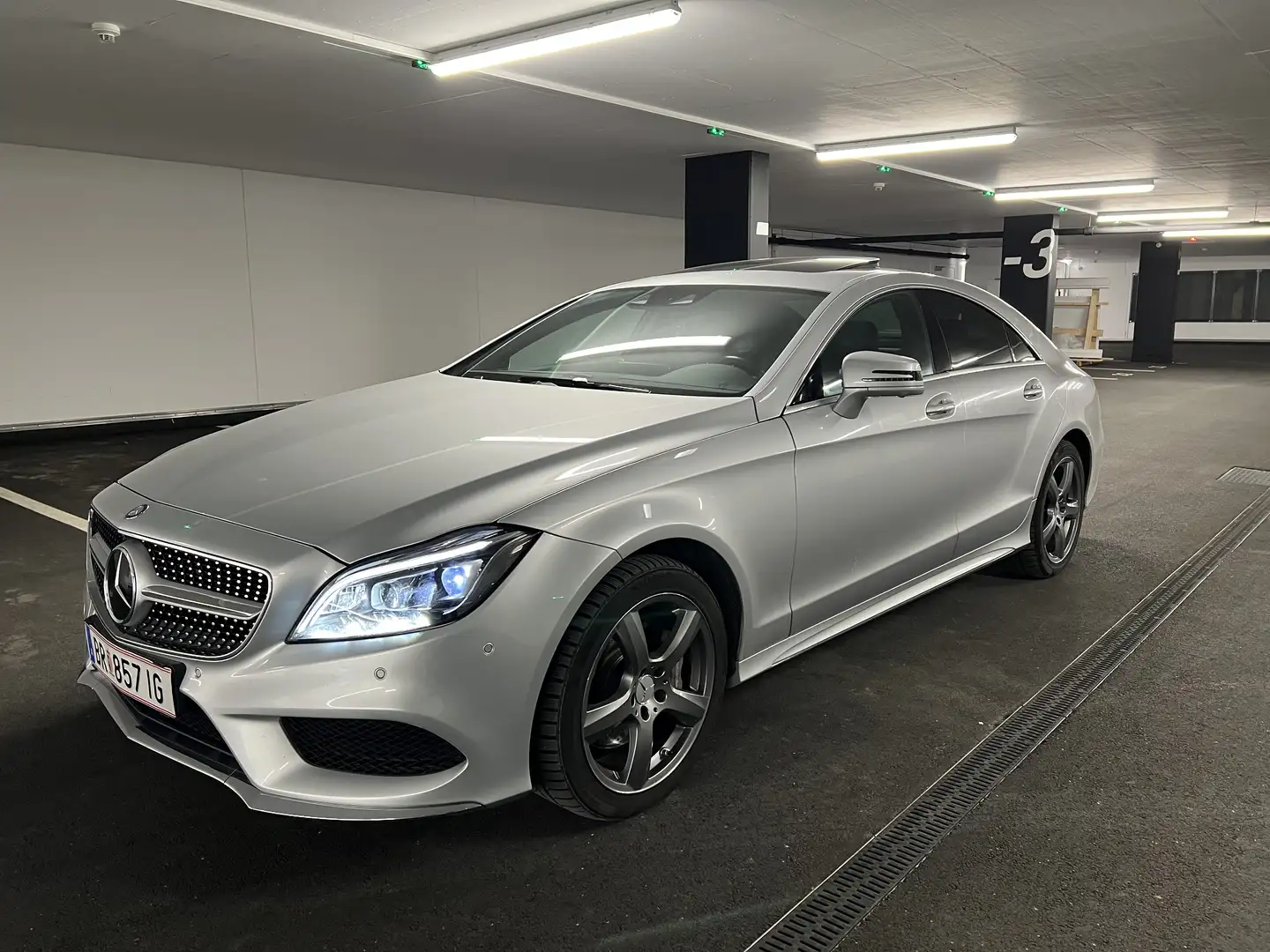 Mercedes-Benz CLS 350 d 4MATIC Aut. AMG - line Silber - 1