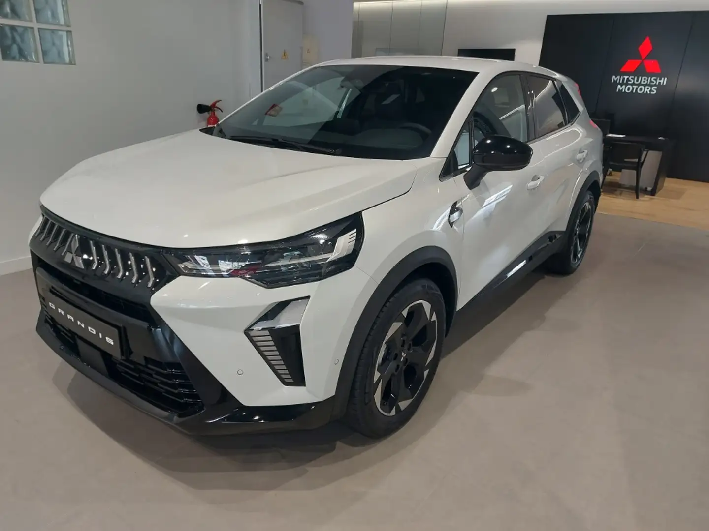Mitsubishi Grandis 130T Kaiteki Blanco - 1