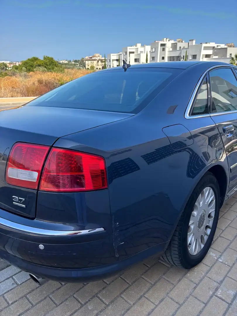 Audi A8 3.7 quattro - 2