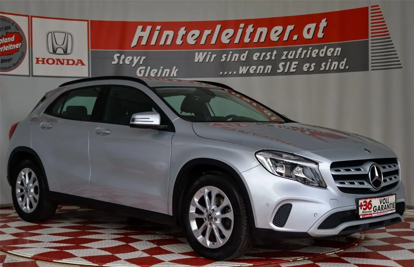 Mercedes-Benz GLA 200 d 4MATIC Aut./ NAVI / RÜCKFAHRKAMERA / PDC Silber - 2