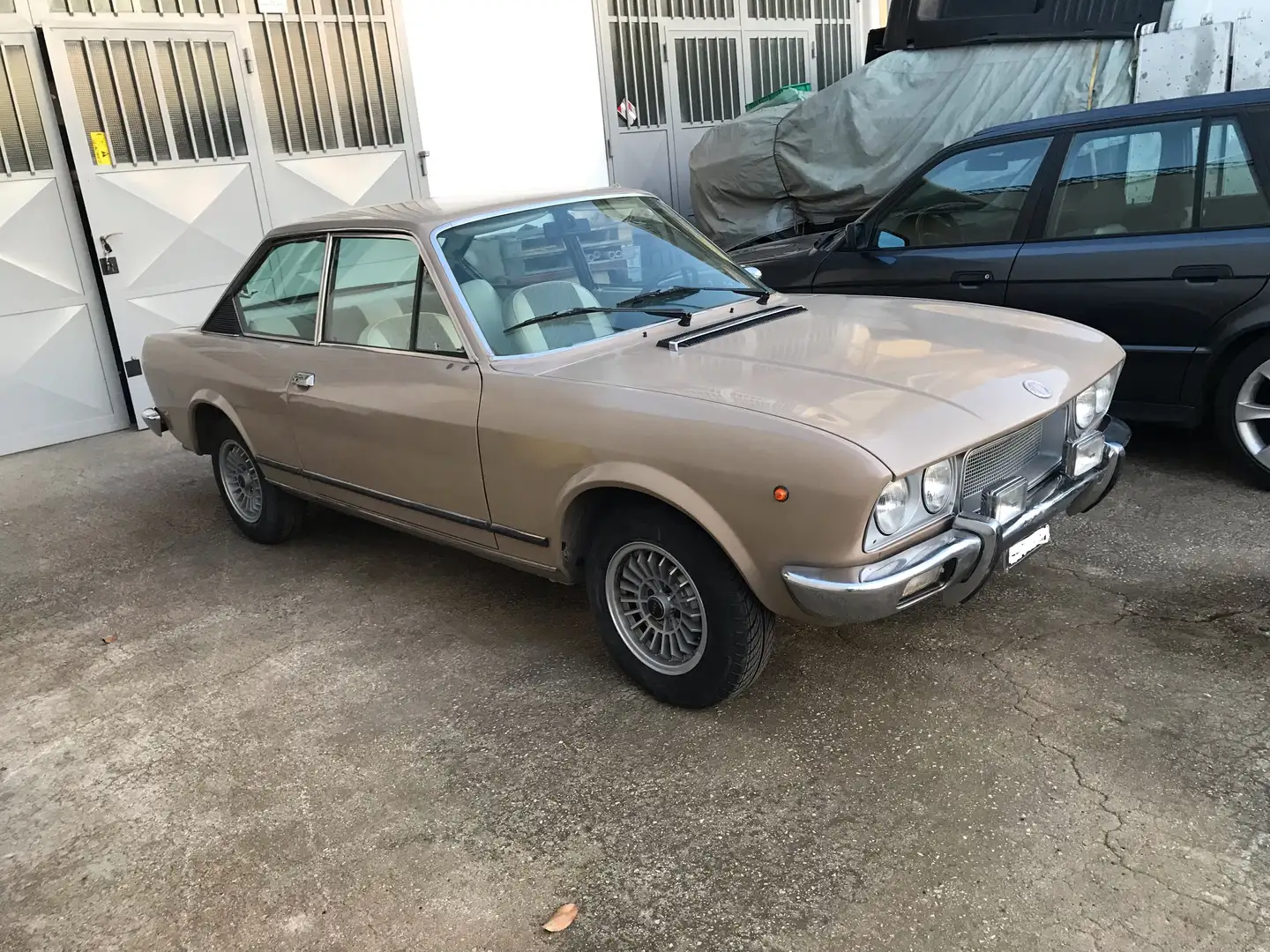 Fiat 124 Coupè SPORT Beige - 1