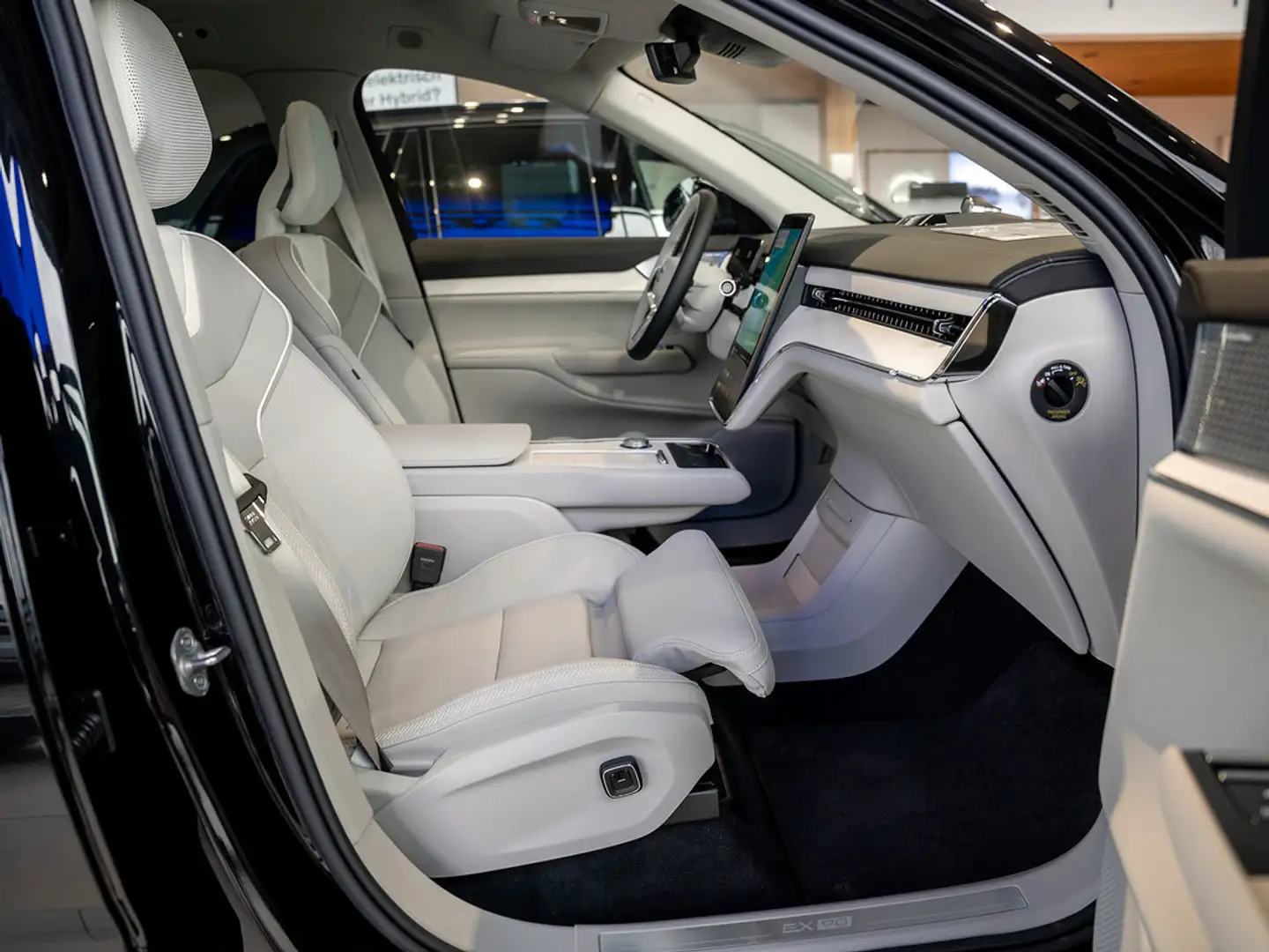 Volvo Zwart - 2
