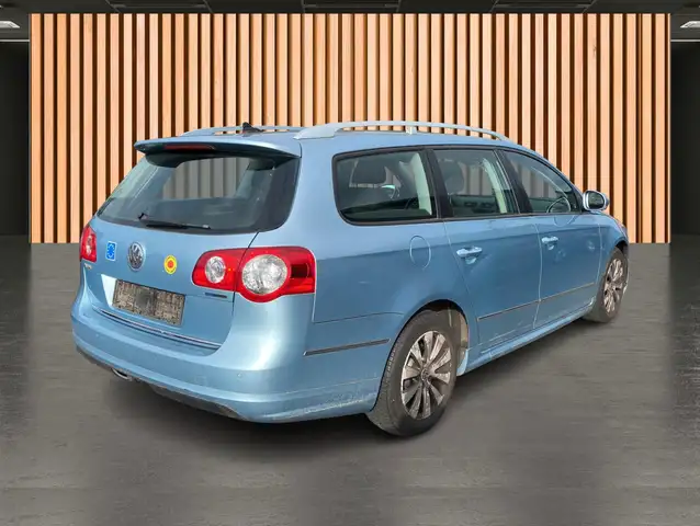 Volkswagen Passat view 5