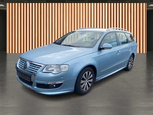 Volkswagen Passat view 2