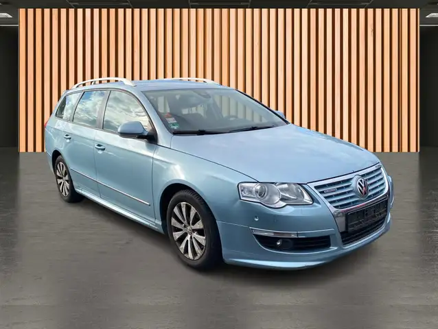 Volkswagen Passat view 4
