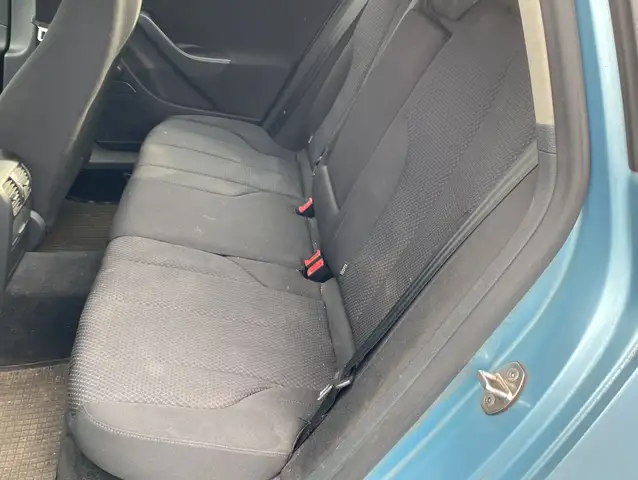 Volkswagen Passat view 8
