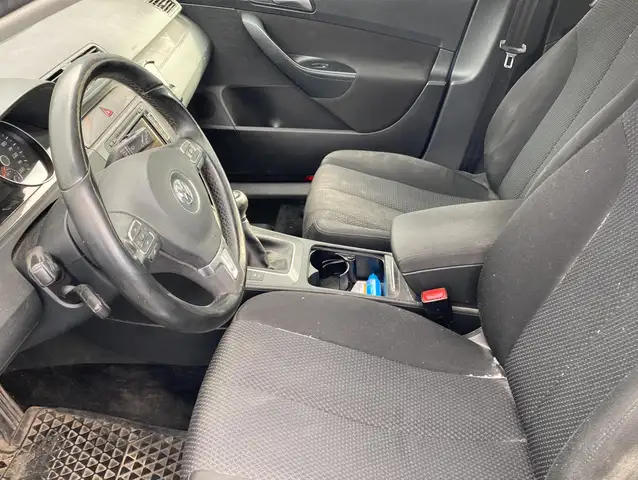 Volkswagen Passat view 7