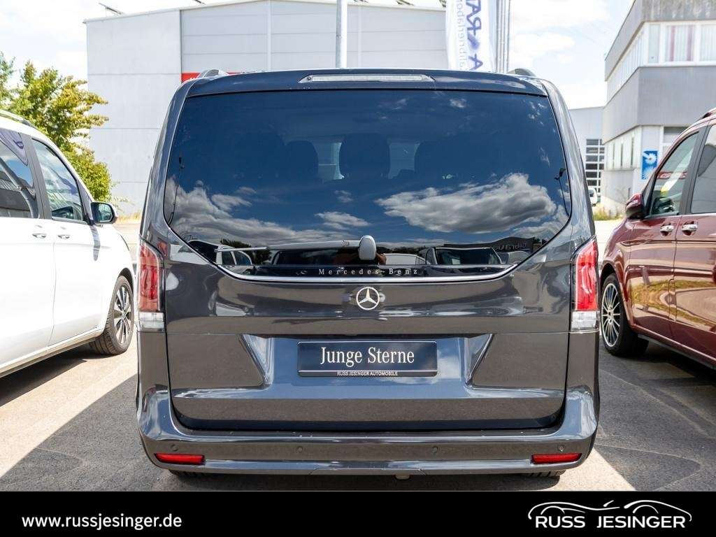 Mercedes-Benz V 220