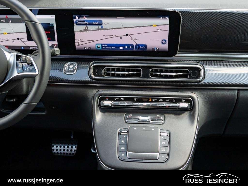 Mercedes-Benz V 220