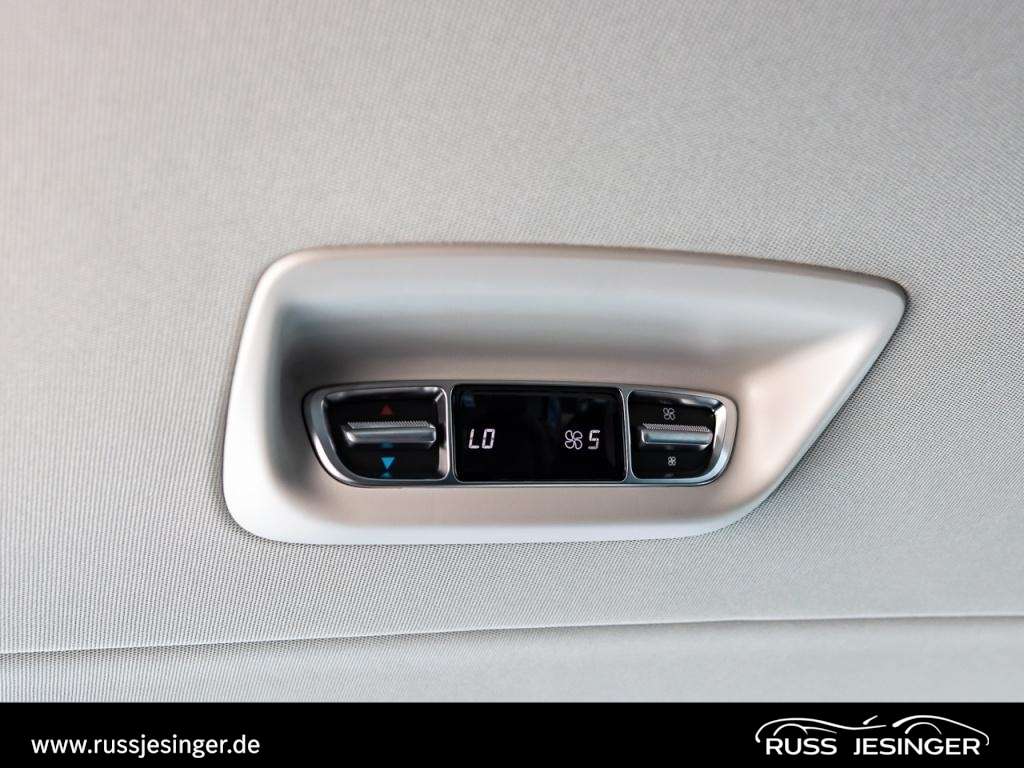 Mercedes-Benz V 220