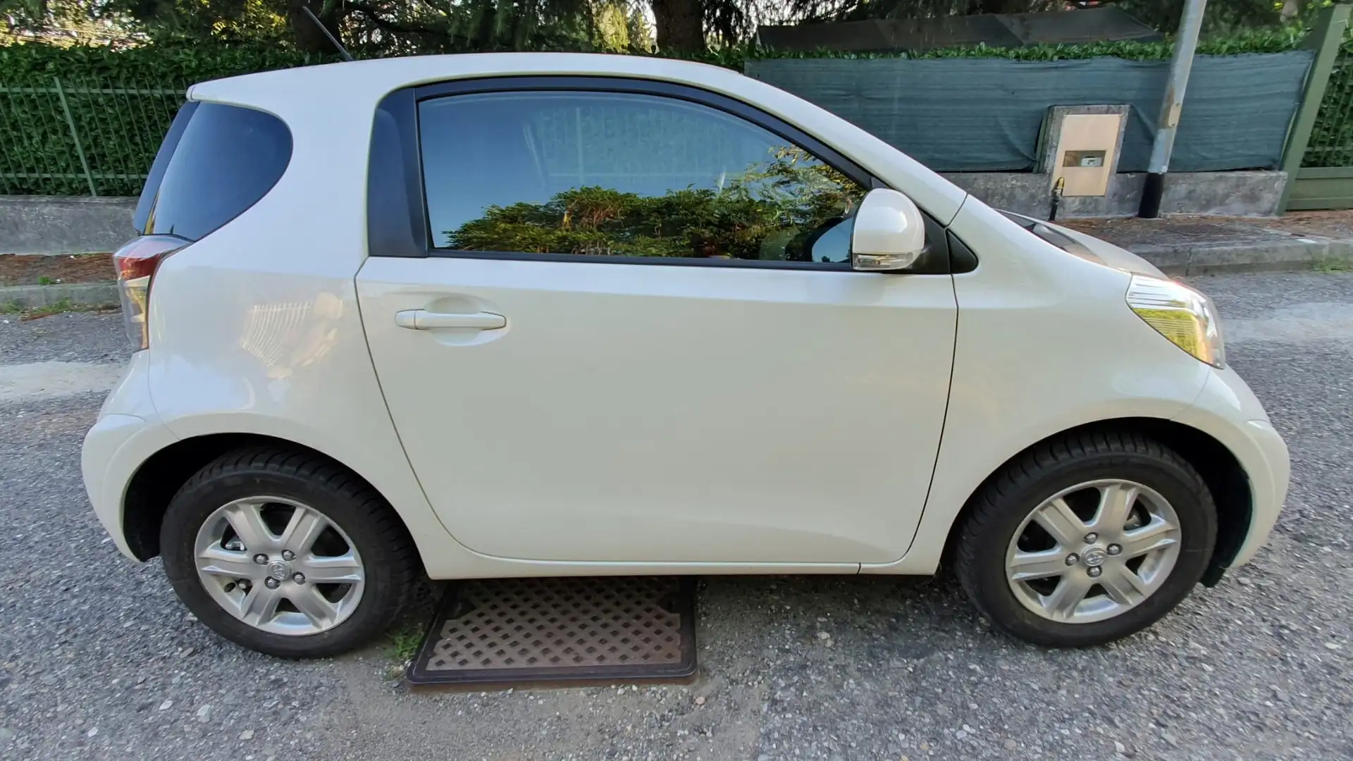 Toyota iQ iQ 1.0 High Collection cvt Bianco - 2