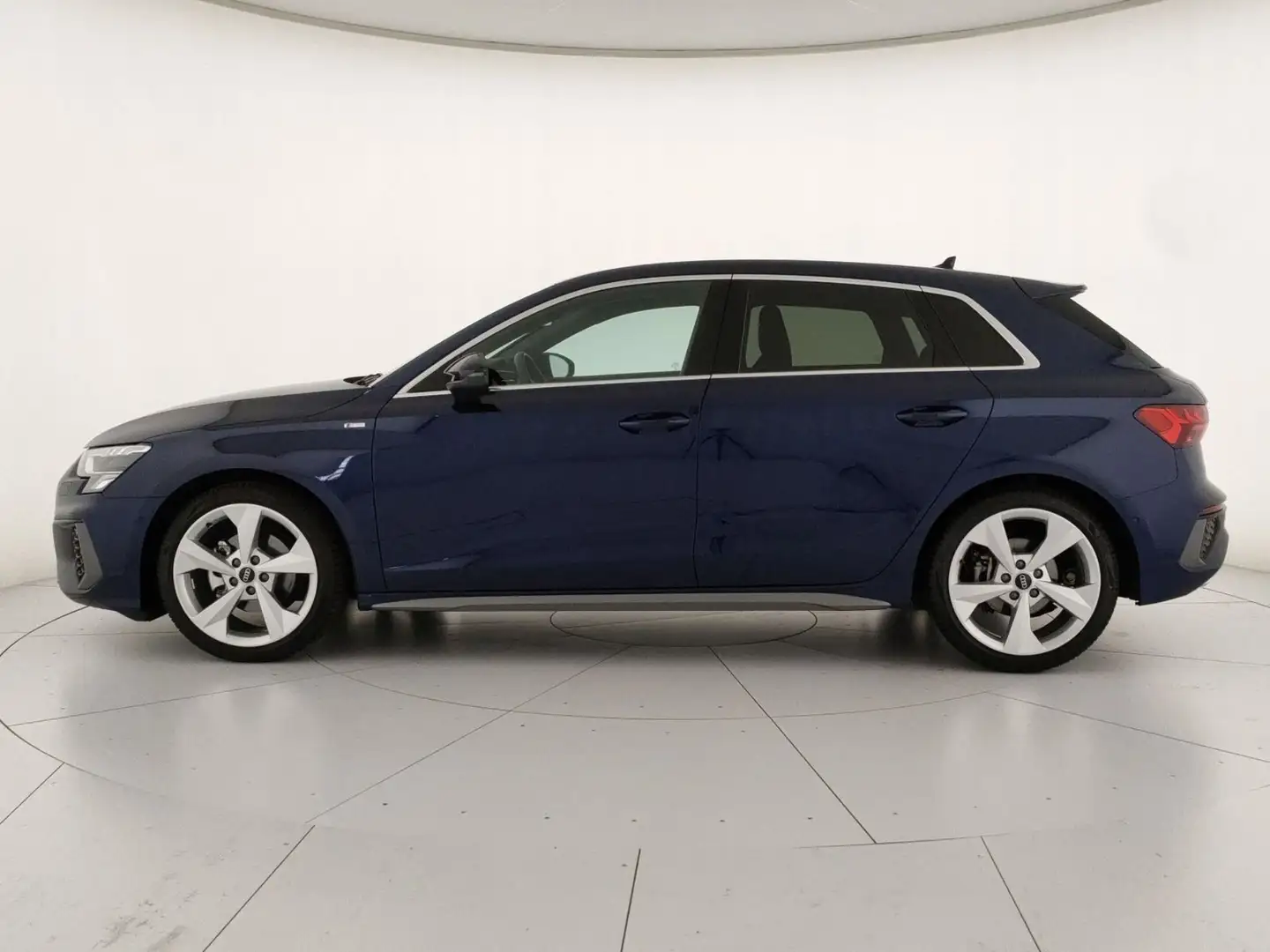 Audi A3 sportback 35 2.0 tdi S-LINE EDITION s tronic Blau - 2