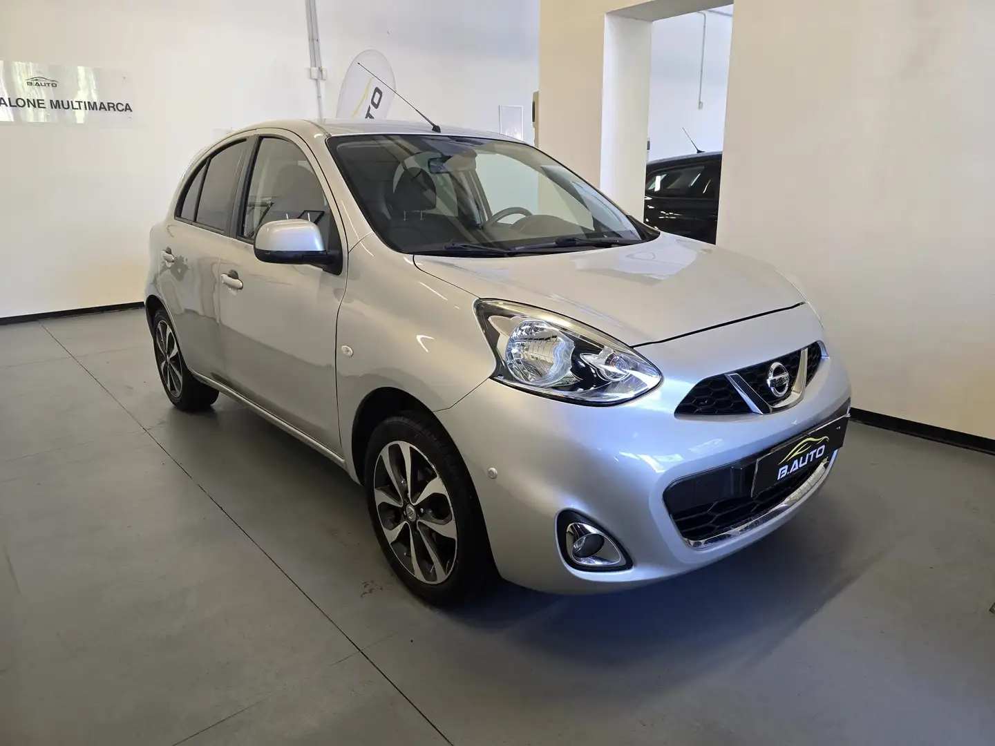 Nissan Micra Micra IV 2013 1.2 n-tec Silber - 1
