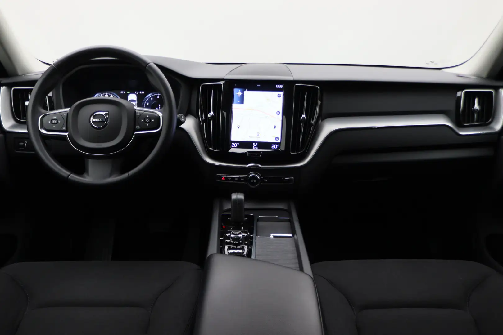 Volvo XC60 2.0 B4 Momentum LED, Camera, Apple Carplay, Lane A Schwarz - 2