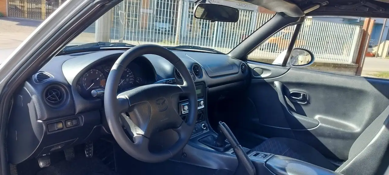 Mazda MX-5 II 1998 1.6i 16v, foto 5