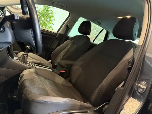 Volkswagen Golf view 8