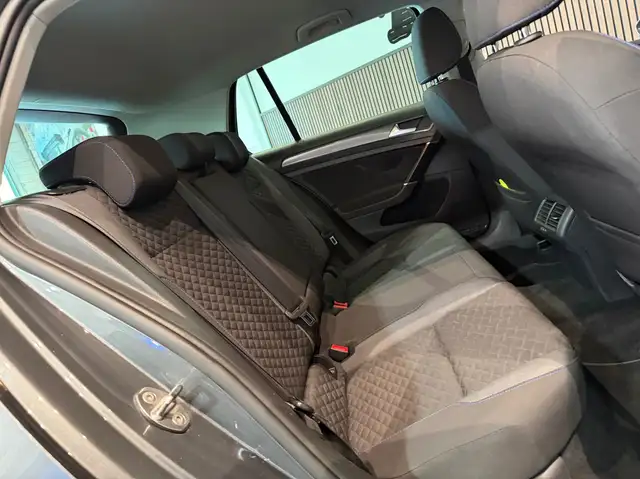Volkswagen Golf view 19