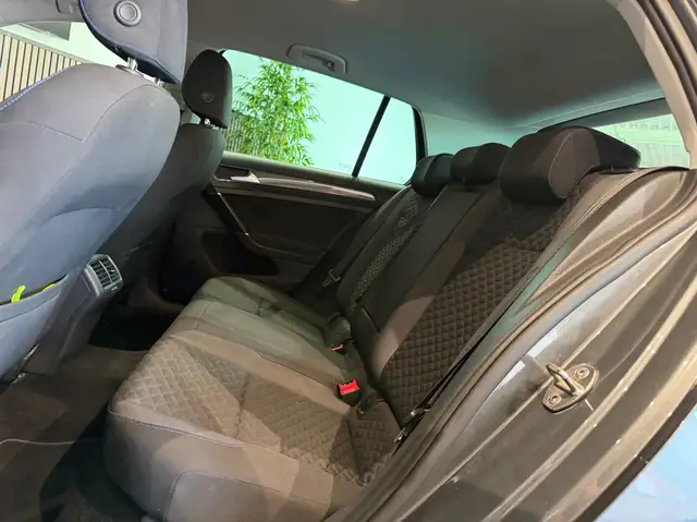 Volkswagen Golf view 18