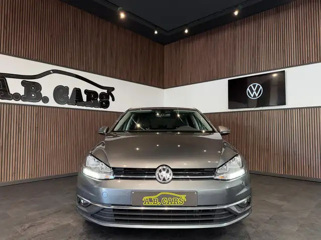 Volkswagen Golf view 2