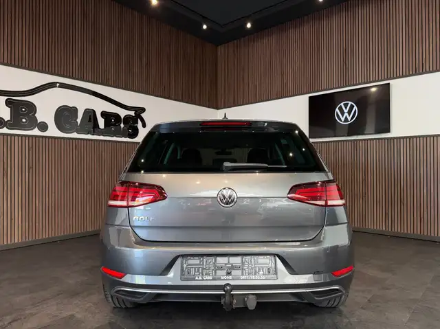 Volkswagen Golf view 5