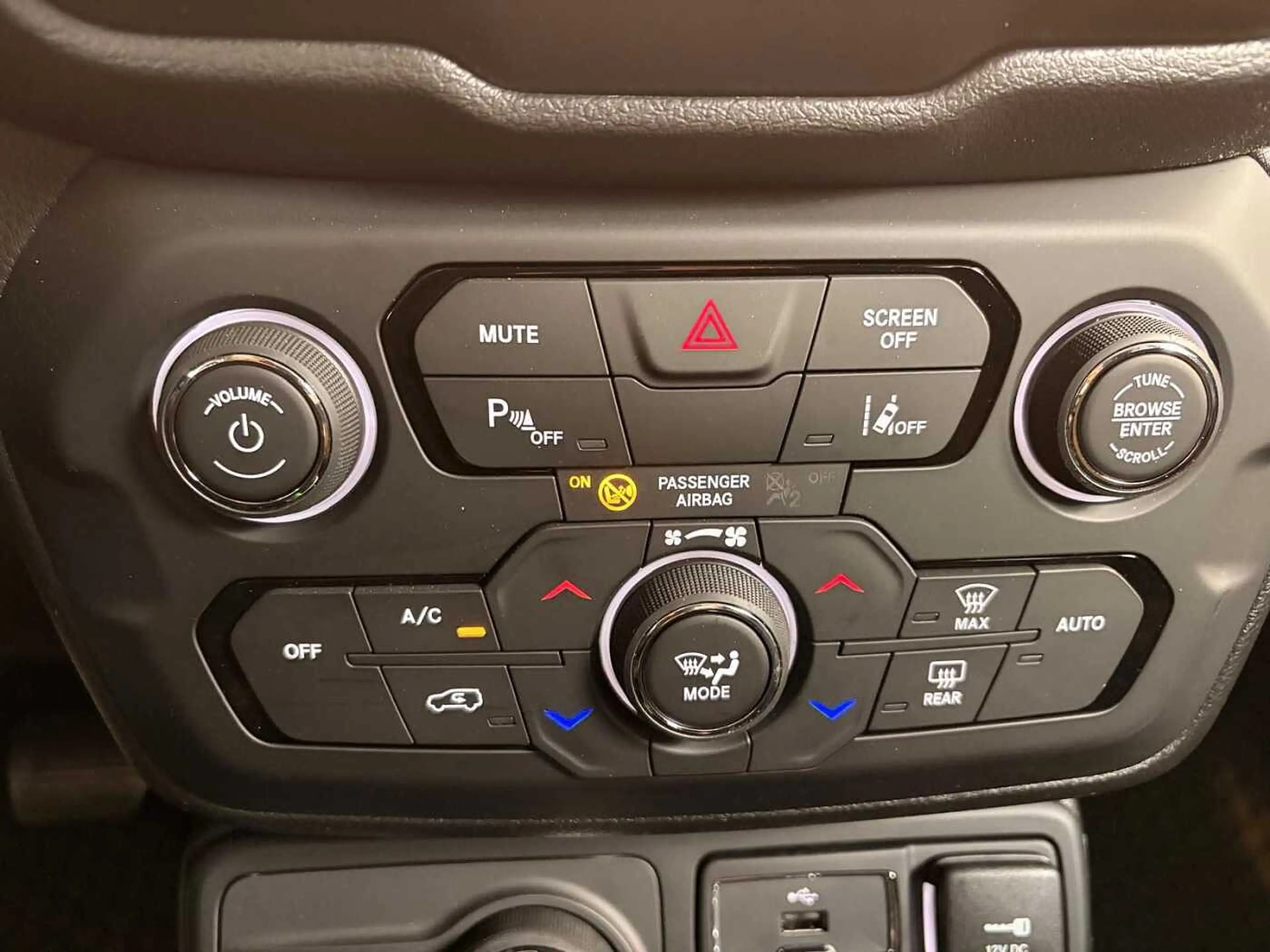 Jeep Renegade PHEV UPLAND 240PK 4XE — photo 8