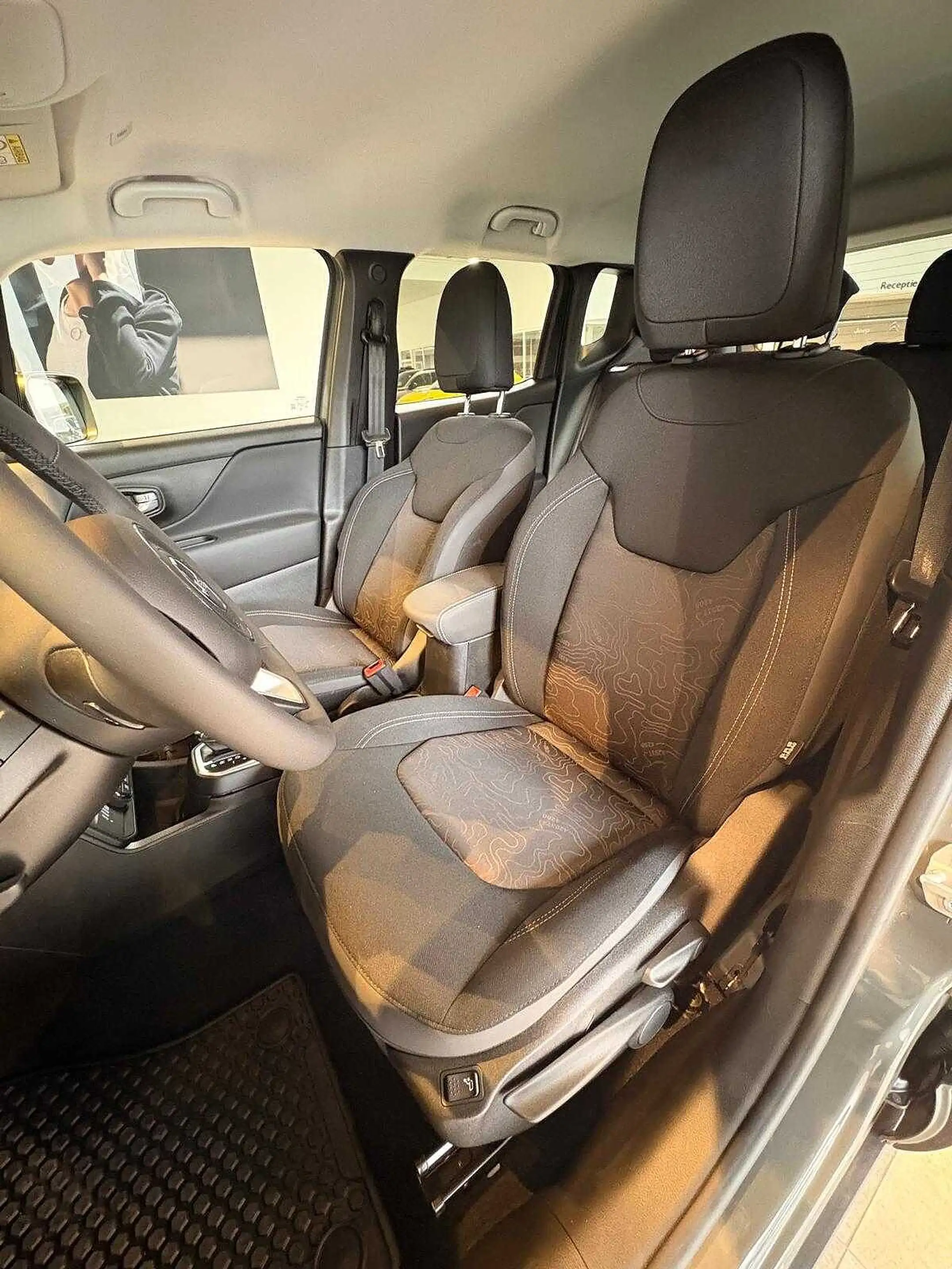 Jeep Renegade PHEV UPLAND 240PK 4XE — photo 7