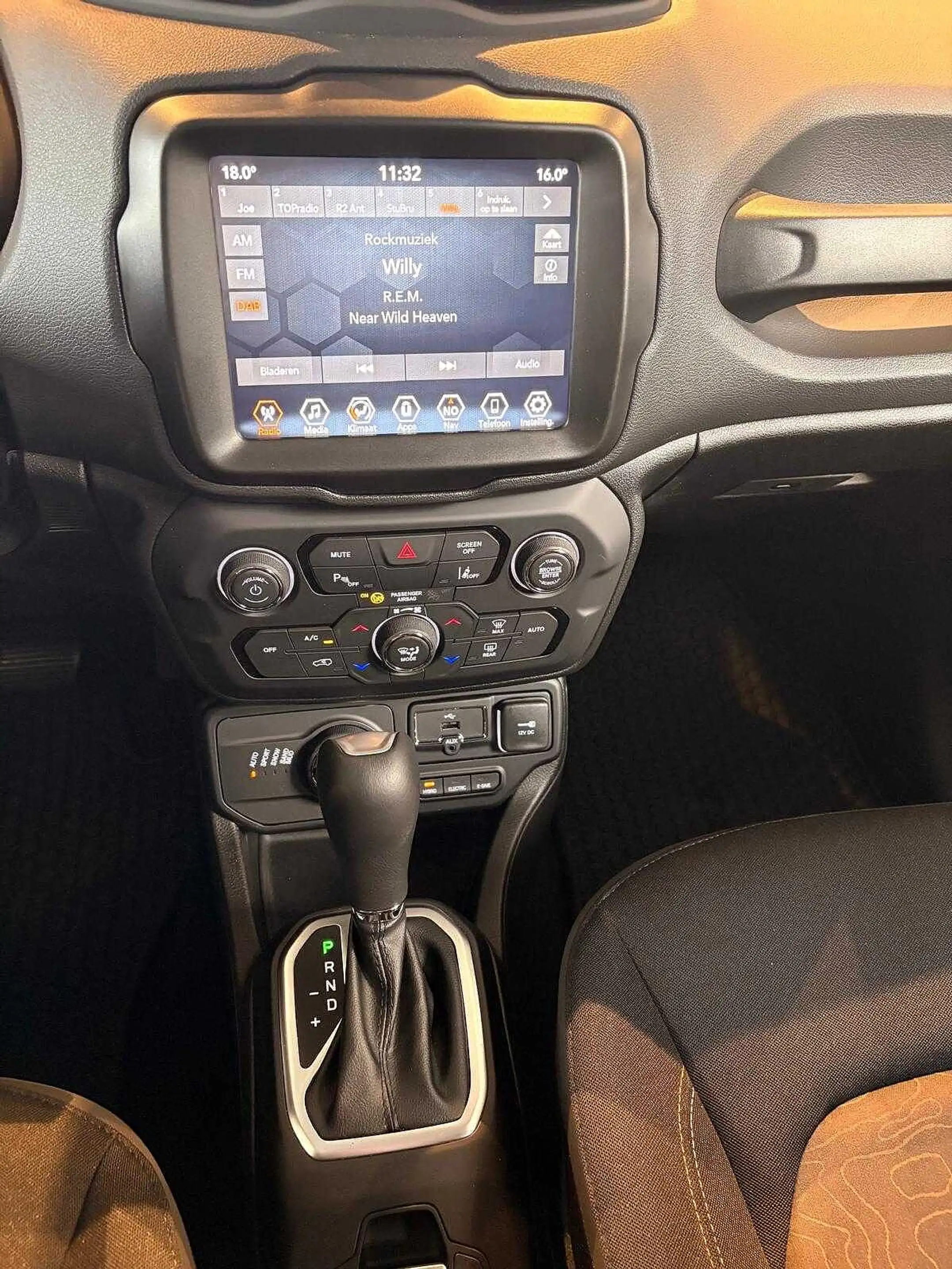 Jeep Renegade PHEV UPLAND 240PK 4XE — photo 10