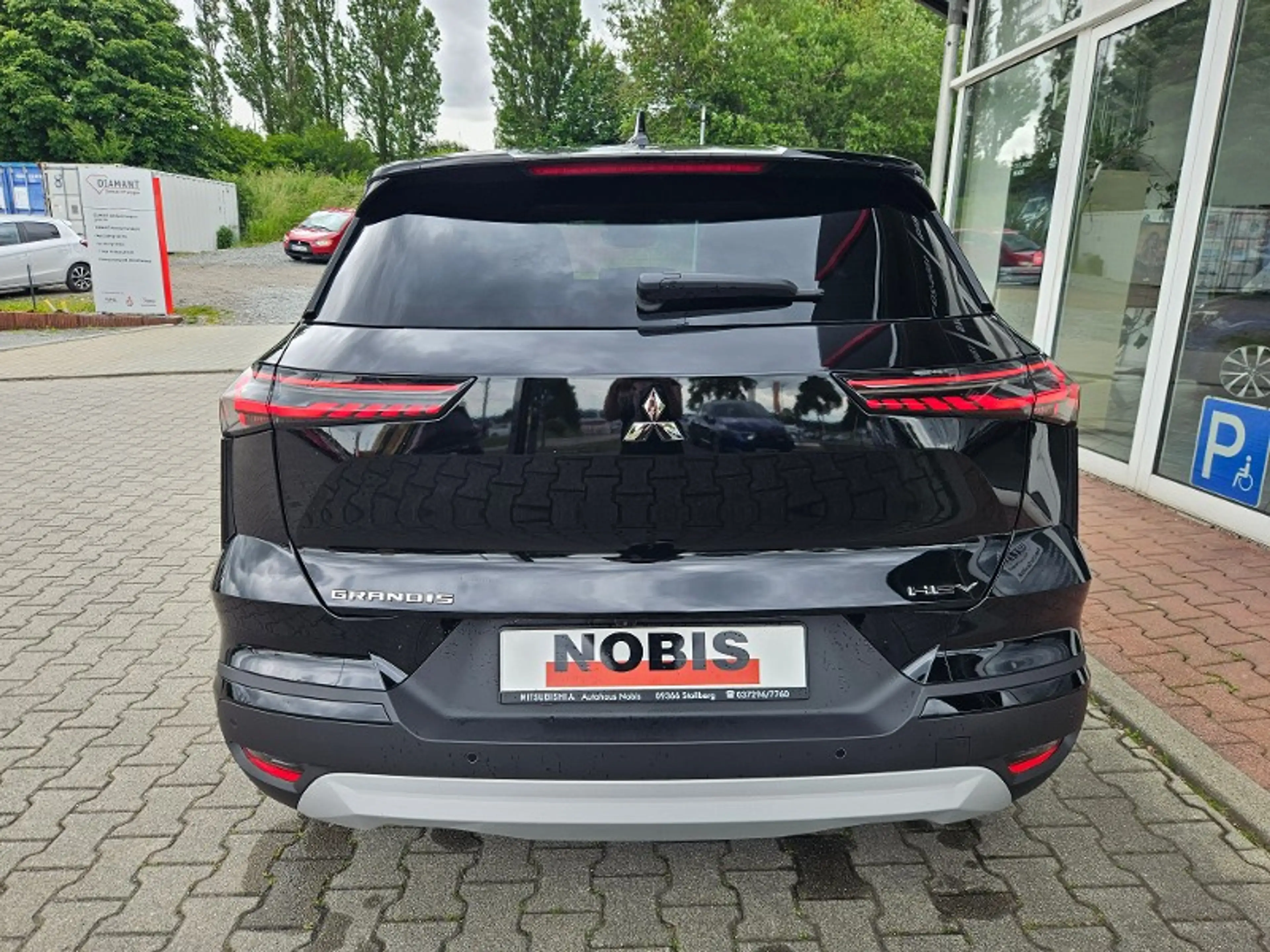 Mitsubishi Grandis Intro Edition 1.8 Hybrid — photo 3