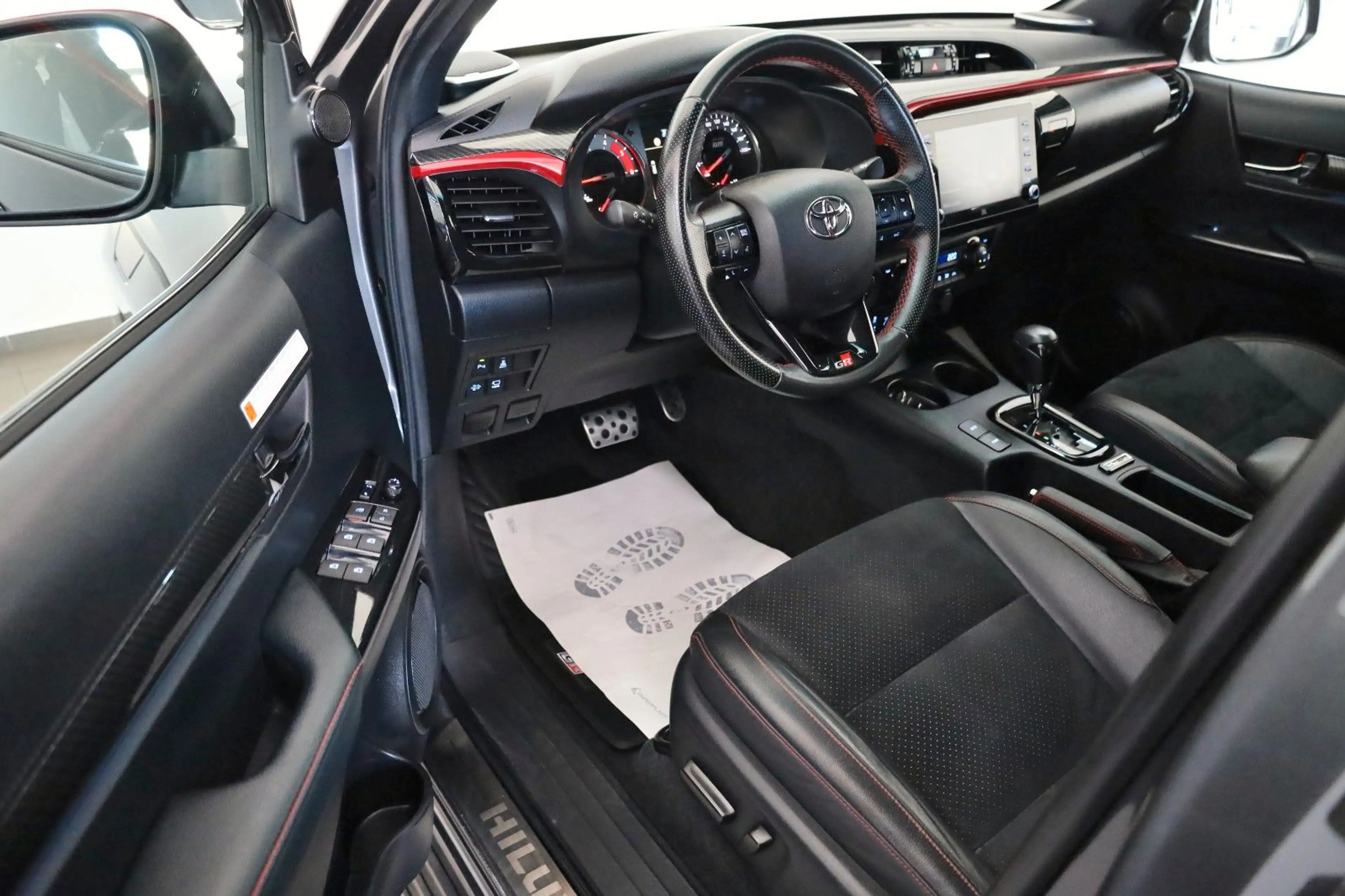 Toyota Hilux 2.8 D-4D GR Sport,Alcantara,ACC,Rollo, AHK — photo 9