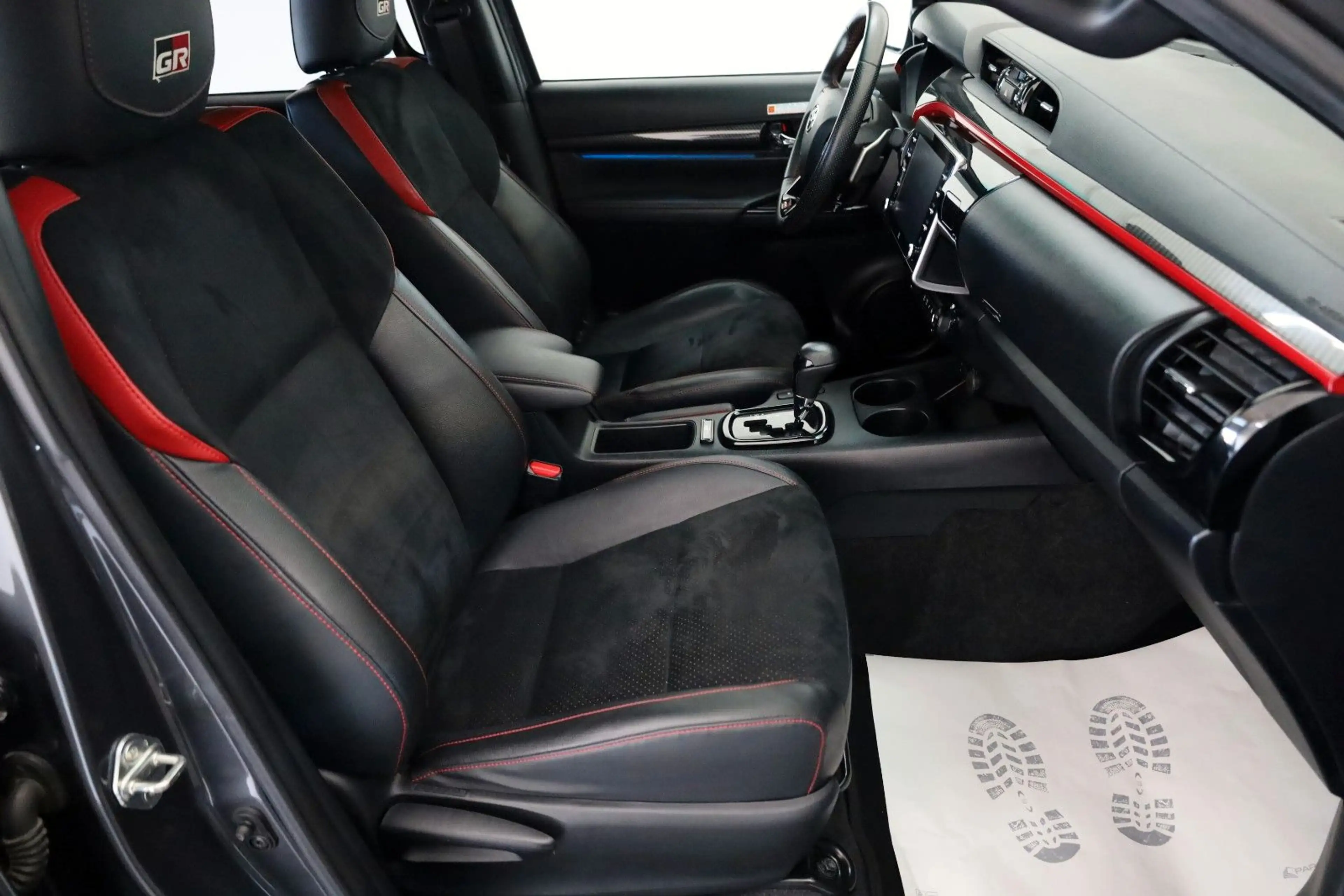 Toyota Hilux 2.8 D-4D GR Sport,Alcantara,ACC,Rollo, AHK — photo 4