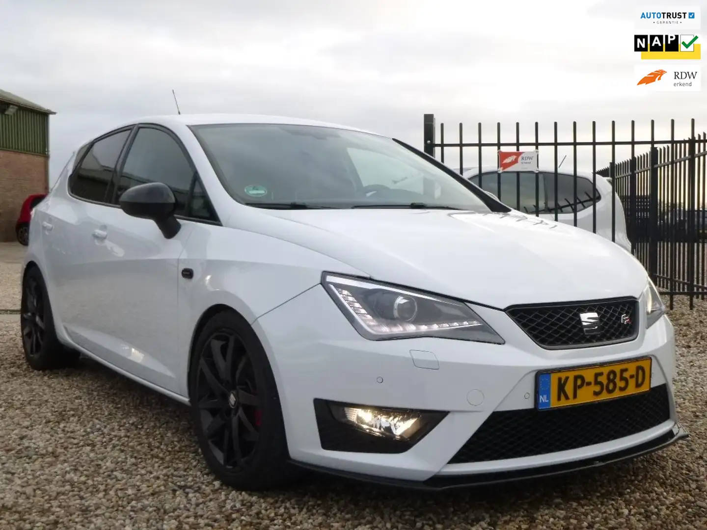 SEAT Ibiza 1.0 EcoTSI FR Connect sportuitlaat schroefset Blanc - 1